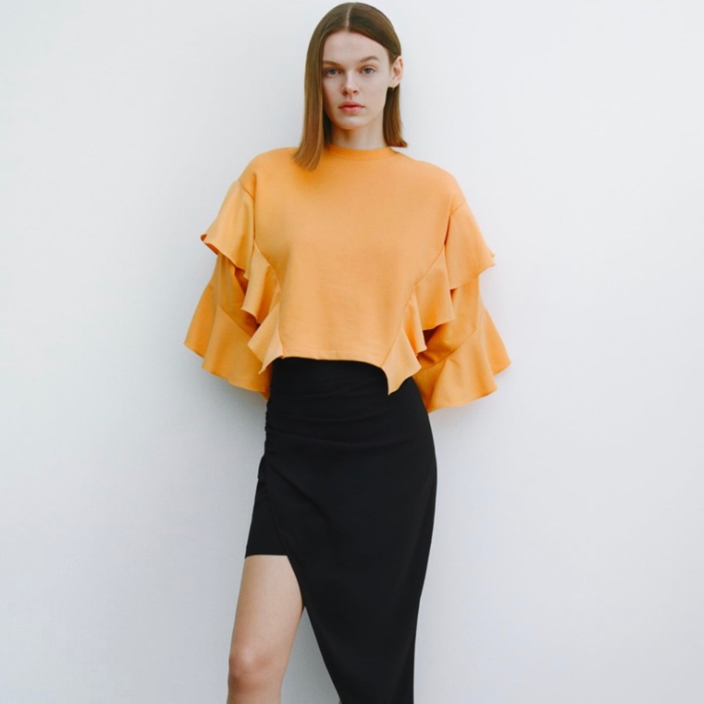 NWT Zara Cropped sweatshirt with ruffles/ L